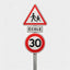 Pack Zone École — A13a + panonceau ÉCOLE + B14 30 sur mât (visuel d'illustration)