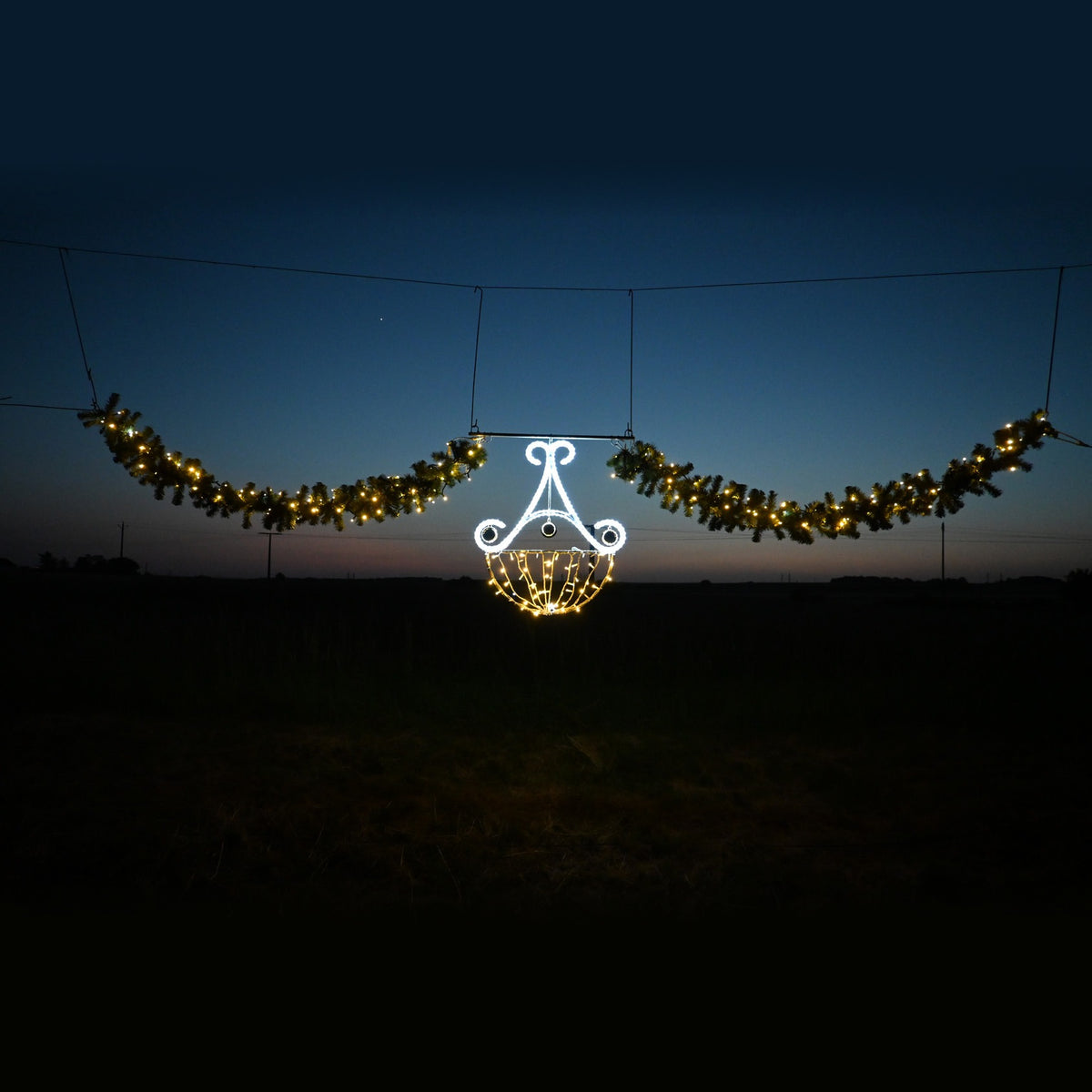 Lustria, traversée de rue lumineuse (Lumifête)